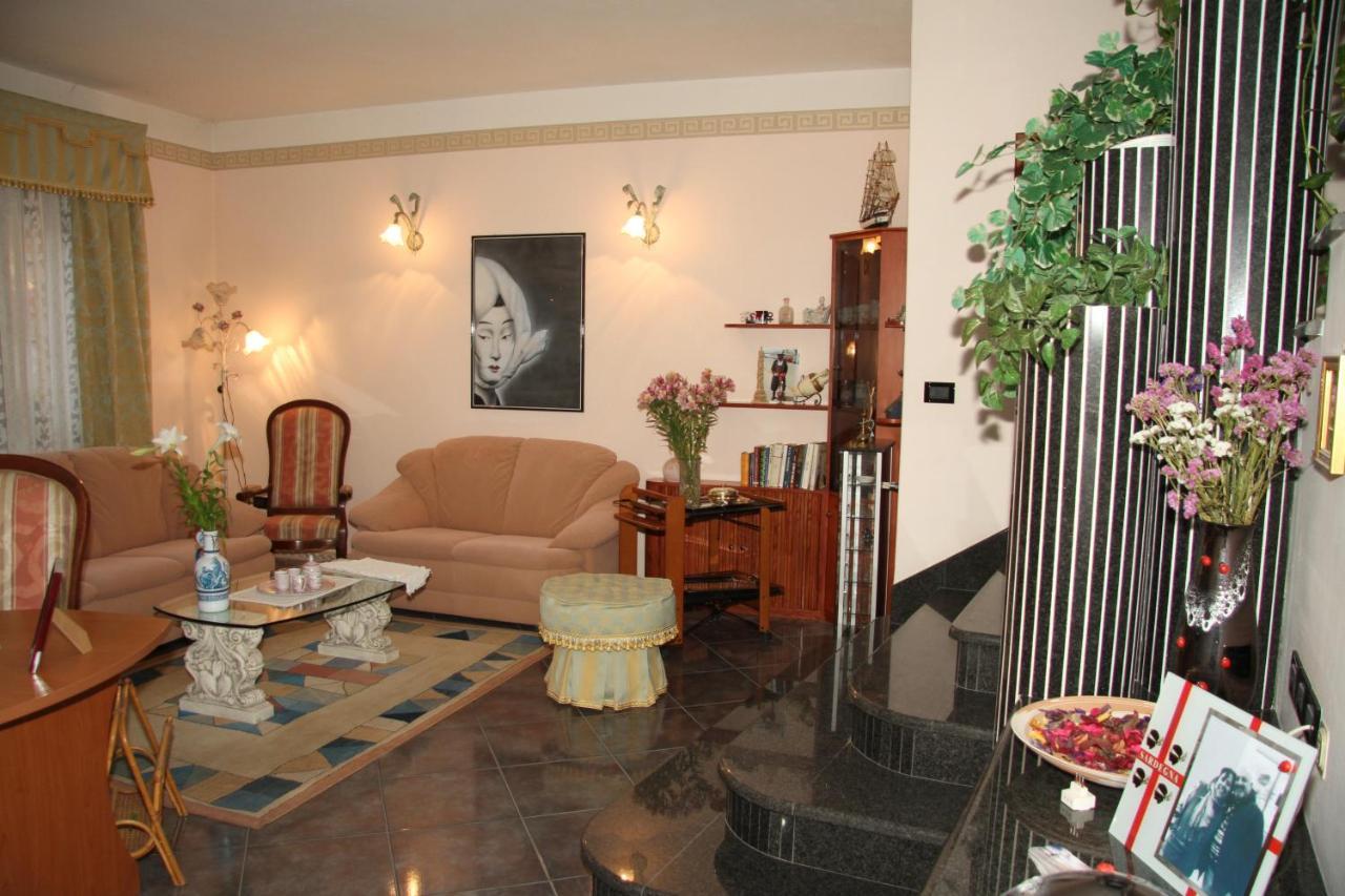 Locazioni Brevi La Rosaviola Guest Rooms Teulada Εξωτερικό φωτογραφία